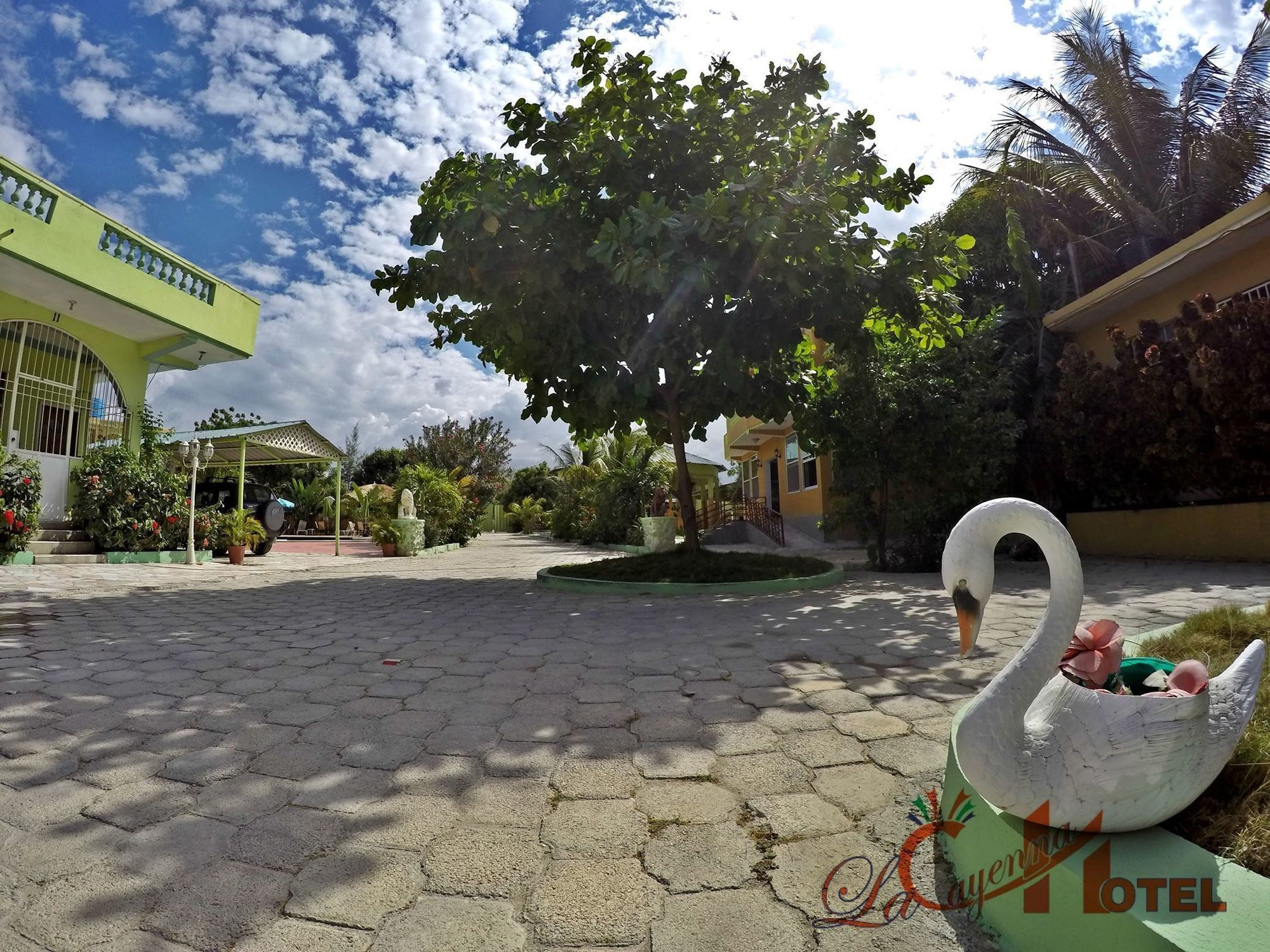 La Cayenna Hotel Et Restaurant Port-au-Prince Exterior foto